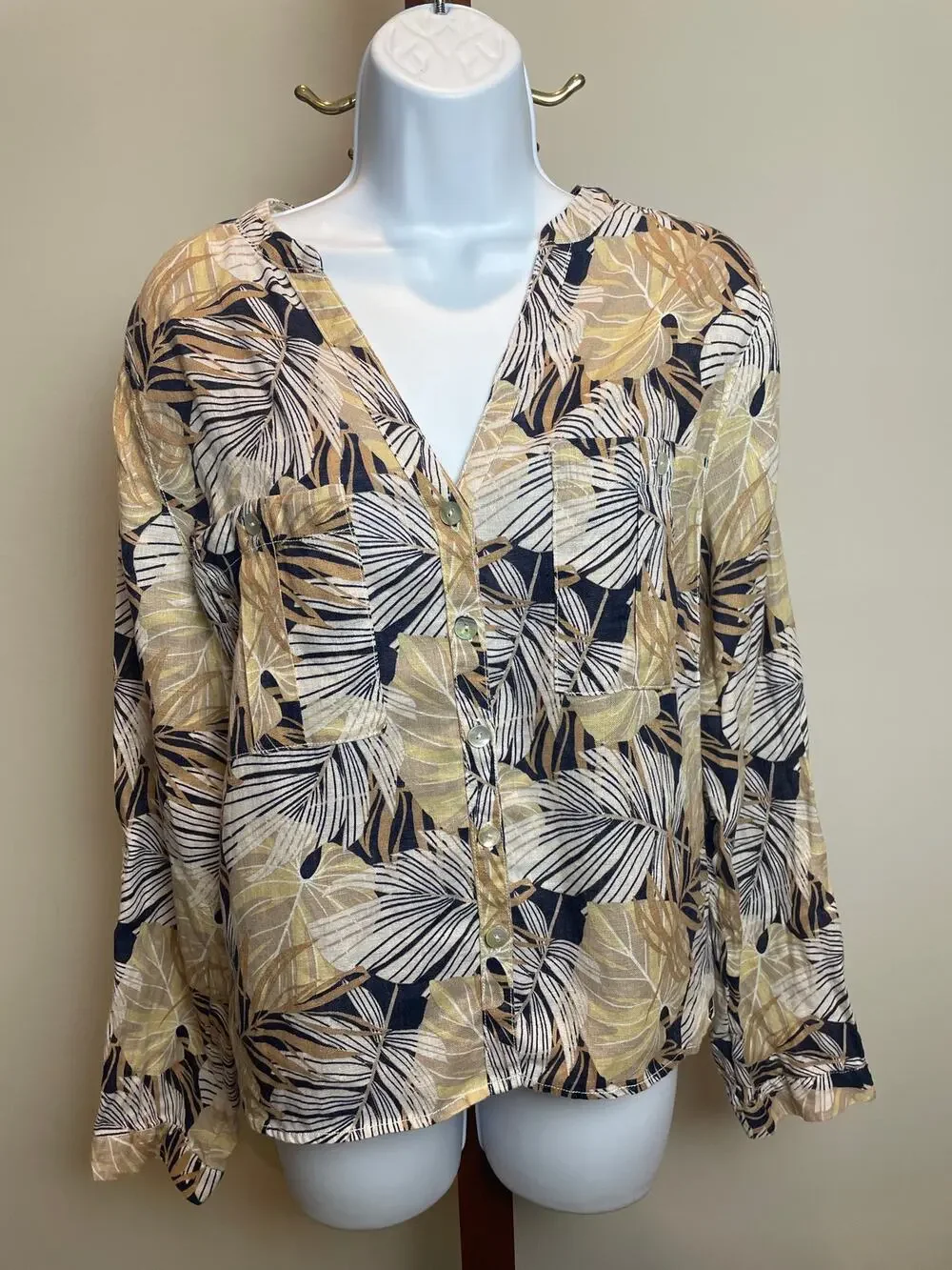 C&C California Top Beige Tan Leaf Print Linen Button Up High Low Hem Size L
